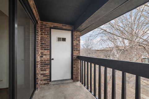 Tiny photo for 13651 Lamon Avenue #B12, Crestwood, IL 60418 (MLS # 12575548)