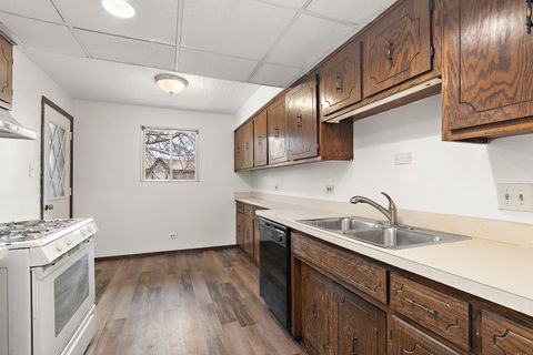 Tiny photo for 13651 Lamon Avenue #B12, Crestwood, IL 60418 (MLS # 12575548)