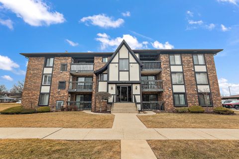 Photo of 13651 Lamon Avenue #B12, Crestwood, IL 60418 (MLS # 12575548)