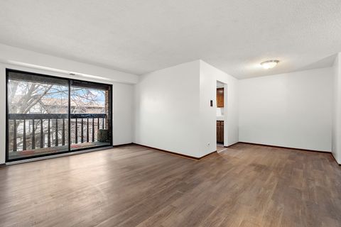 Tiny photo for 13651 Lamon Avenue #B12, Crestwood, IL 60418 (MLS # 12575548)