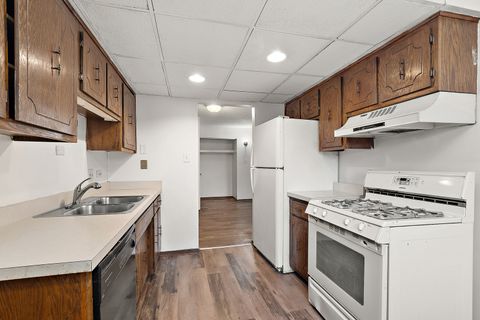 Tiny photo for 13651 Lamon Avenue #B12, Crestwood, IL 60418 (MLS # 12575548)