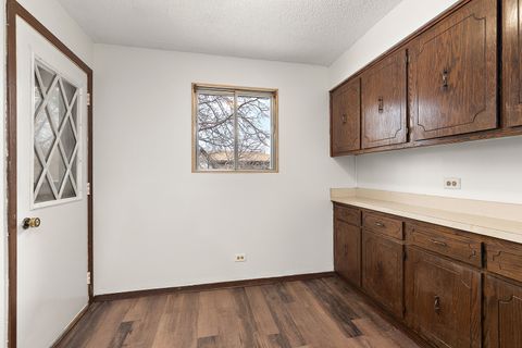 Tiny photo for 13651 Lamon Avenue #B12, Crestwood, IL 60418 (MLS # 12575548)