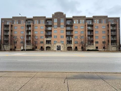 Photo of 77 N Wolf Road #210, Northlake, IL 60164 (MLS # 12583973)