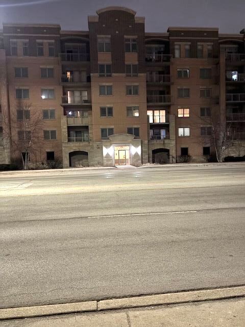 Tiny photo for 77 N Wolf Road #210, Northlake, IL 60164 (MLS # 12583973)