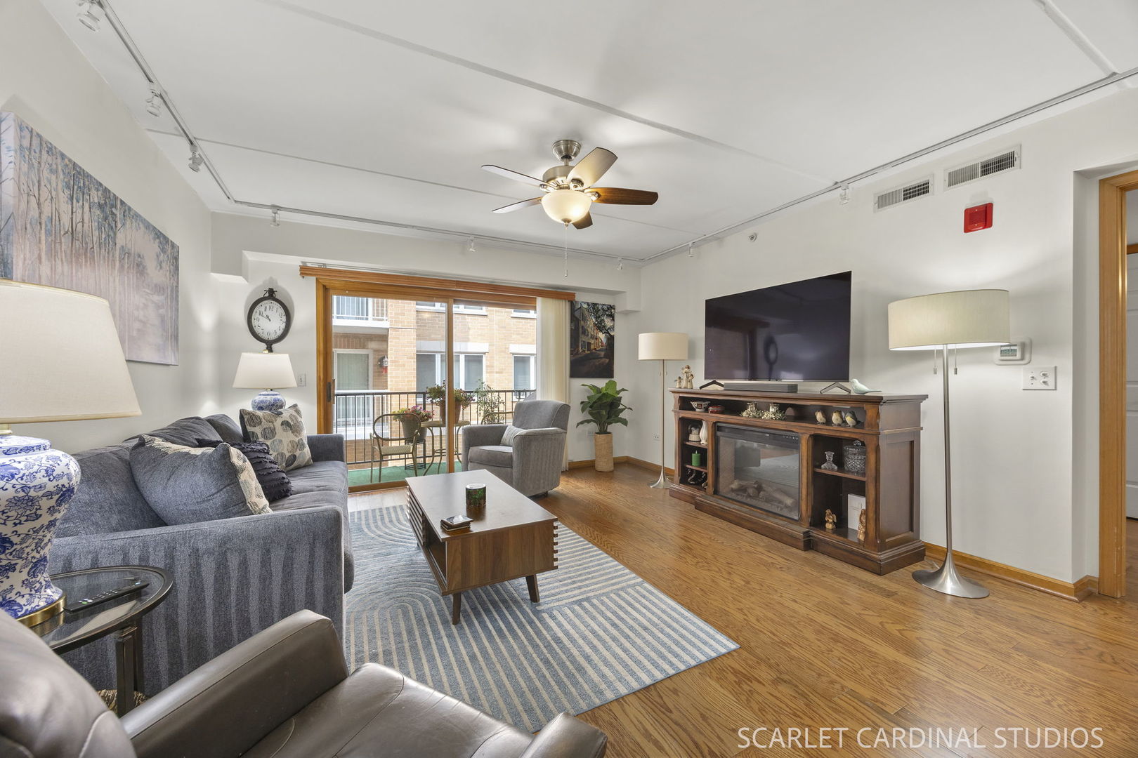 123 W SAINT CHARLES Road 305