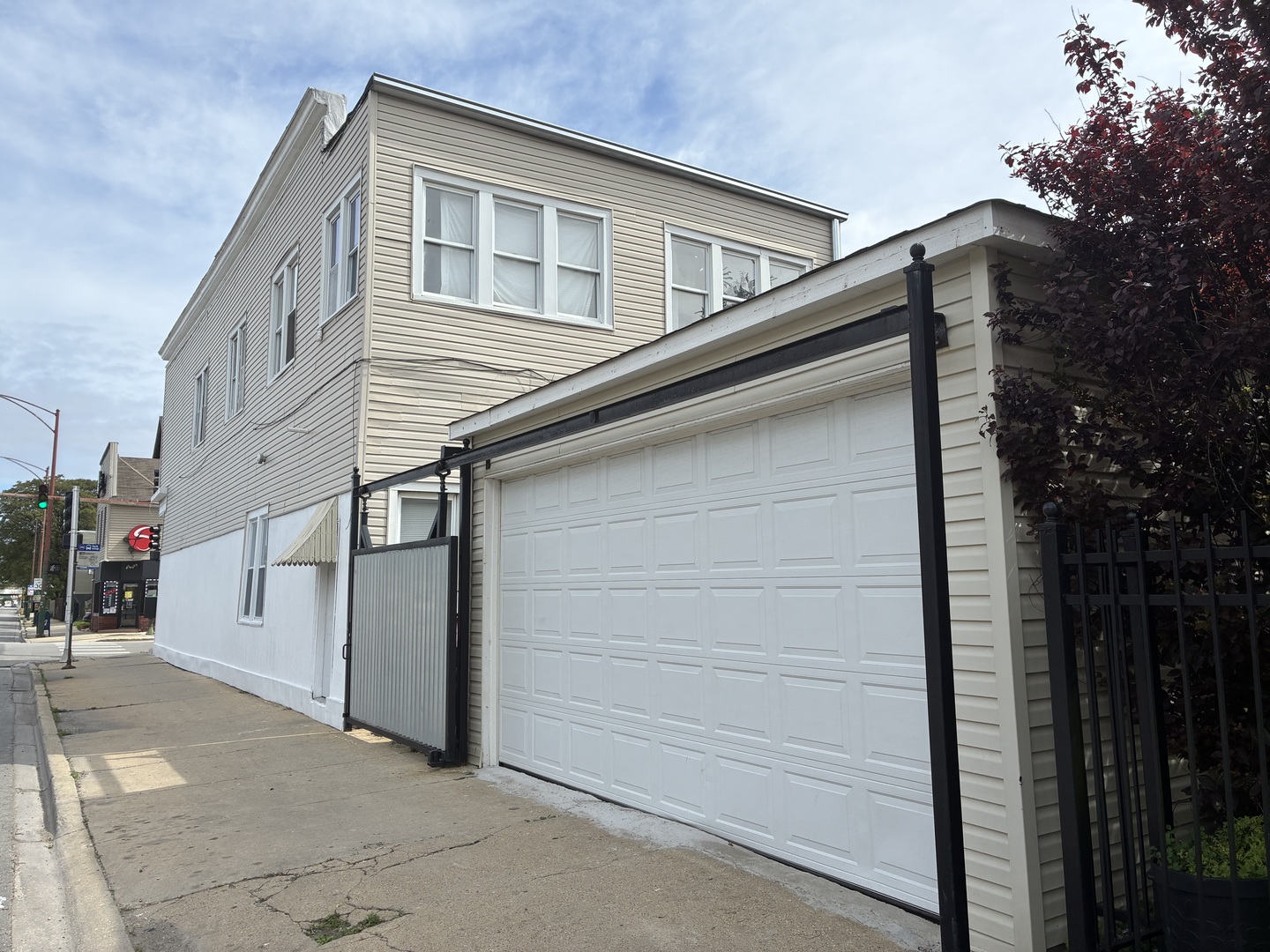 2759 W 38th Street