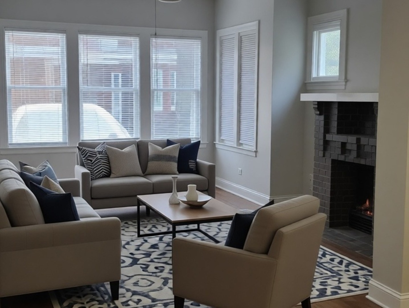 7744 S CHAMPLAIN Avenue