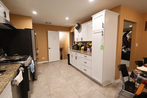 Tiny photo for 8043 Salisbury Avenue, Lyons, IL 60534 (MLS # 12628650)