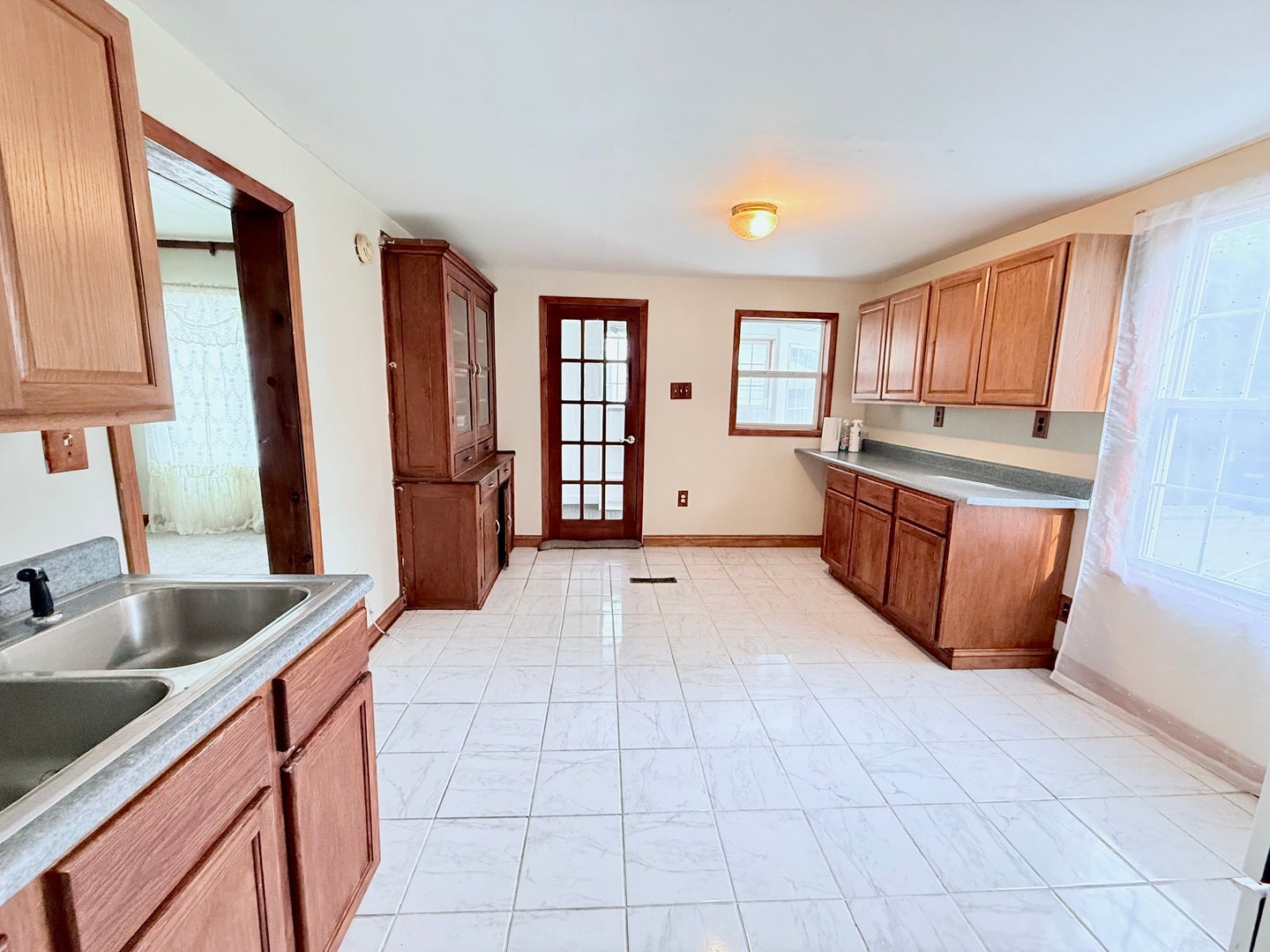 1132 E LOCUST Street