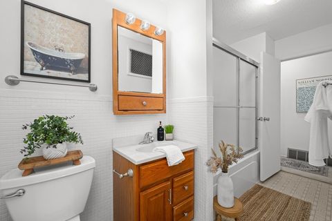 Tiny photo for 2924 Lincoln Avenue N, Davenport, IA 52804 (MLS # 12594930)