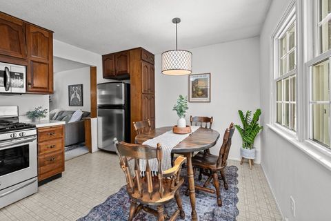 Tiny photo for 2924 Lincoln Avenue N, Davenport, IA 52804 (MLS # 12594930)