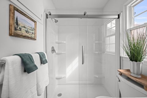 Tiny photo for 2924 Lincoln Avenue N, Davenport, IA 52804 (MLS # 12594930)