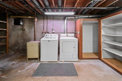 Tiny photo for 2924 Lincoln Avenue N, Davenport, IA 52804 (MLS # 12594930)