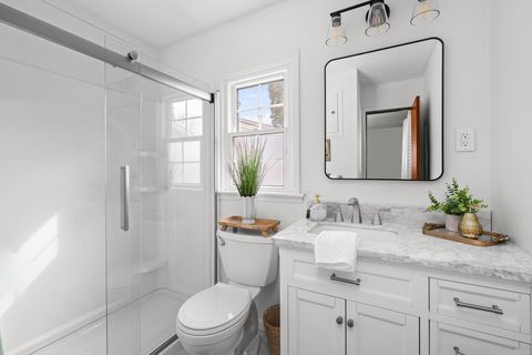 Tiny photo for 2924 Lincoln Avenue N, Davenport, IA 52804 (MLS # 12594930)