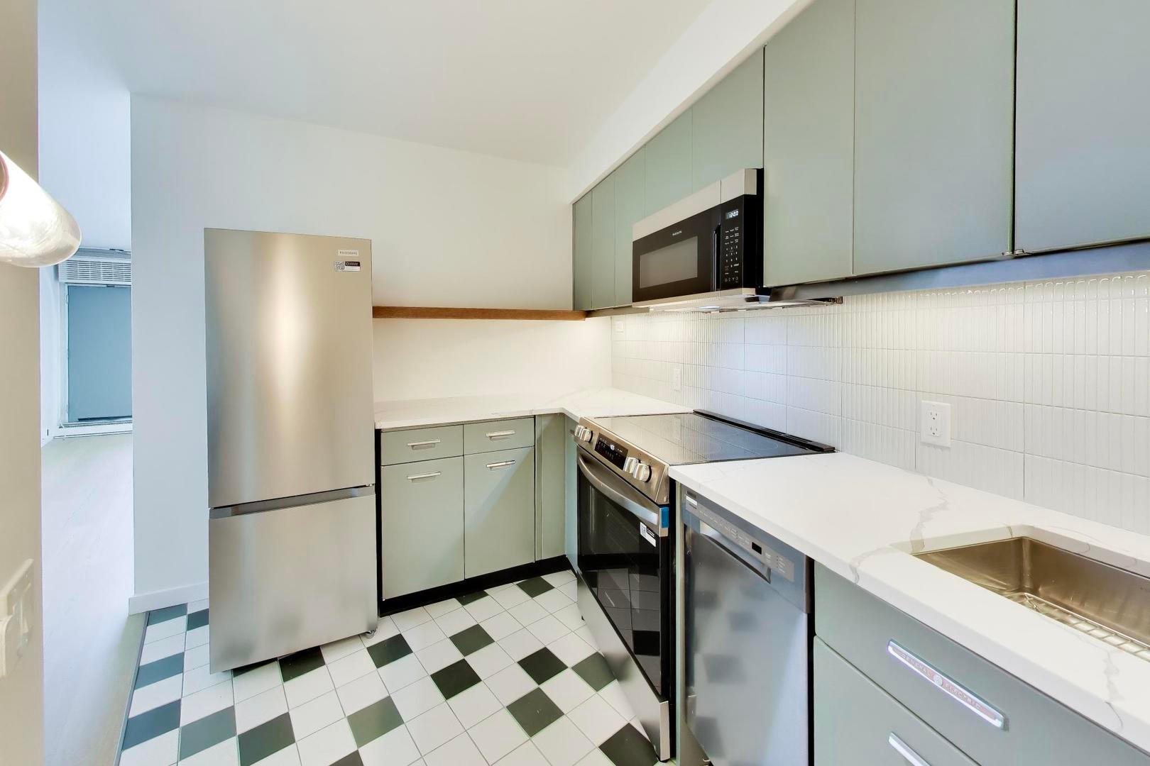 300 N State Street 3106