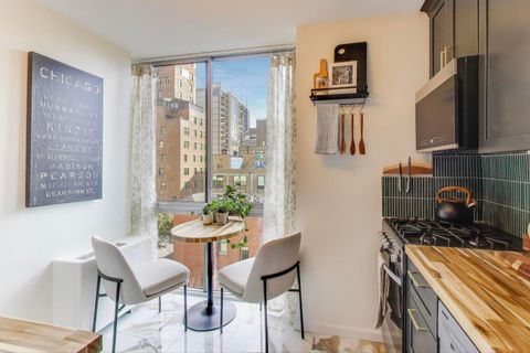 Tiny photo for 1555 N Dearborn Parkway #7E, Chicago, IL 60610 (MLS # 12503920)