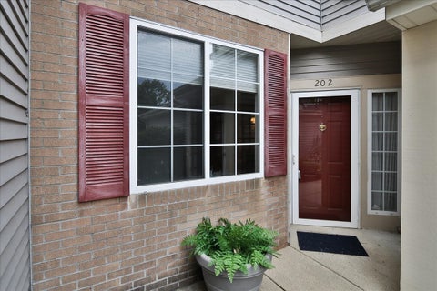 Tiny photo for 202 Sierra Pass Drive, Schaumburg, IL 60194 (MLS # 12600718)