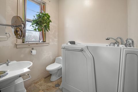 Tiny photo for 5701 S Kenwood Avenue #2, Chicago, IL 60637 (MLS # 12591217)