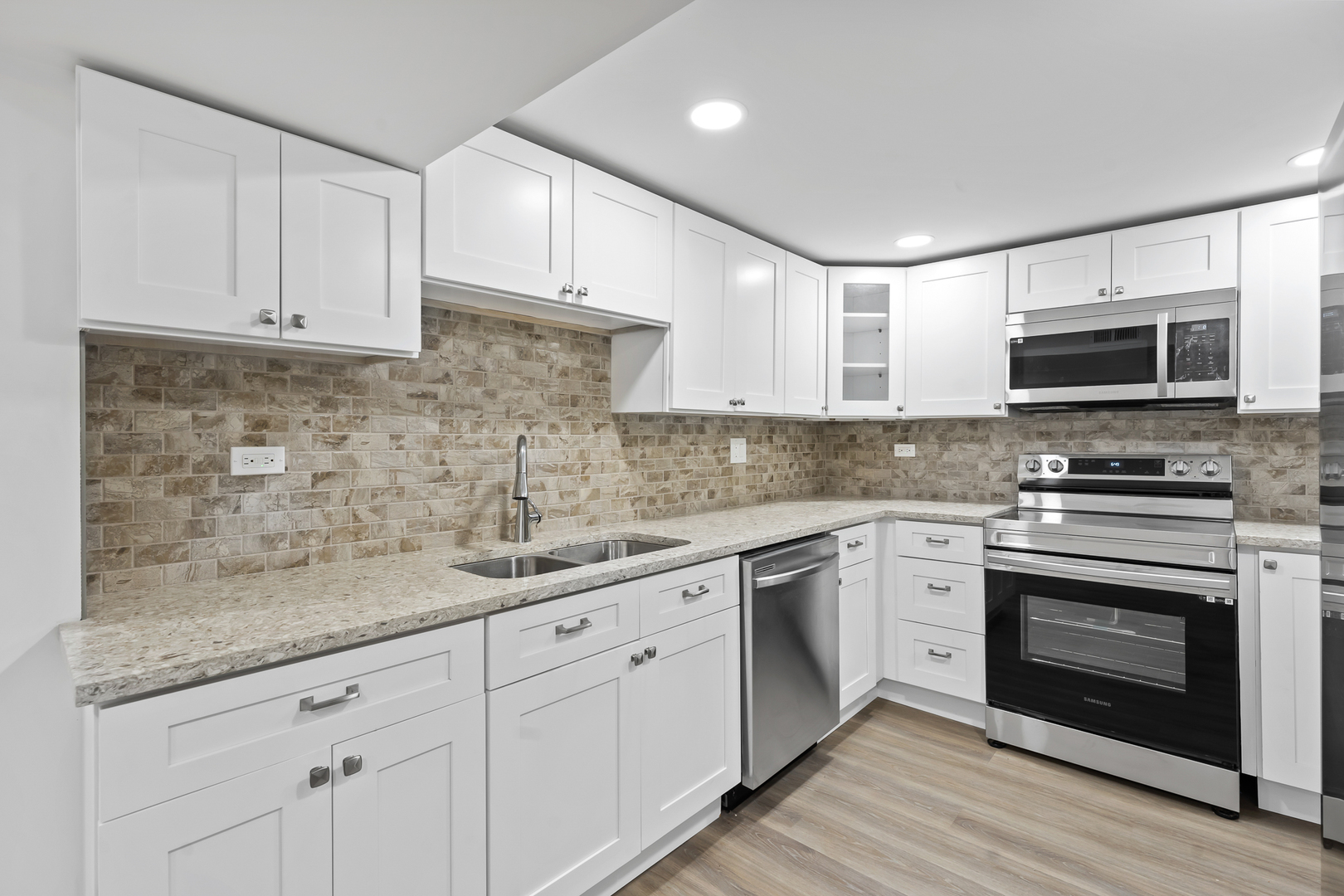 7234 N Hamilton Avenue