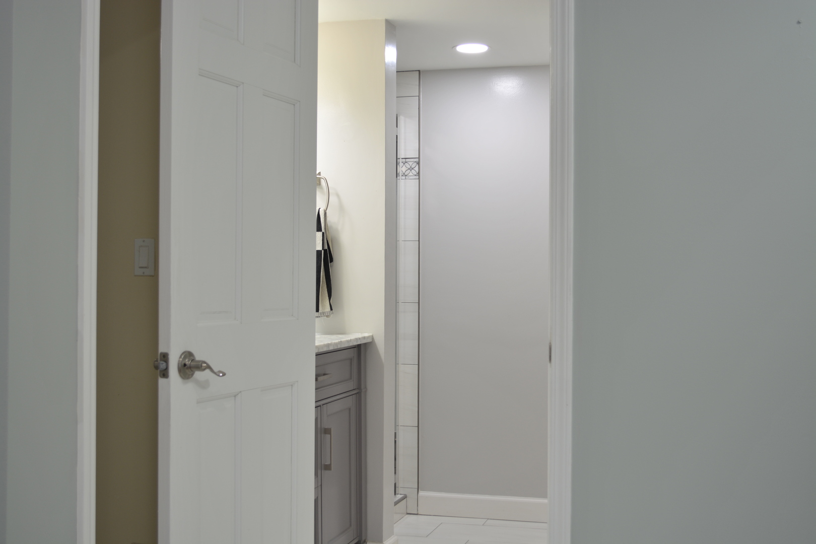 Elk Grove Village, Illinois 60007, United States, 4 Bedrooms Bedrooms, ,3 BathroomsBathrooms,Residential,Active,253279