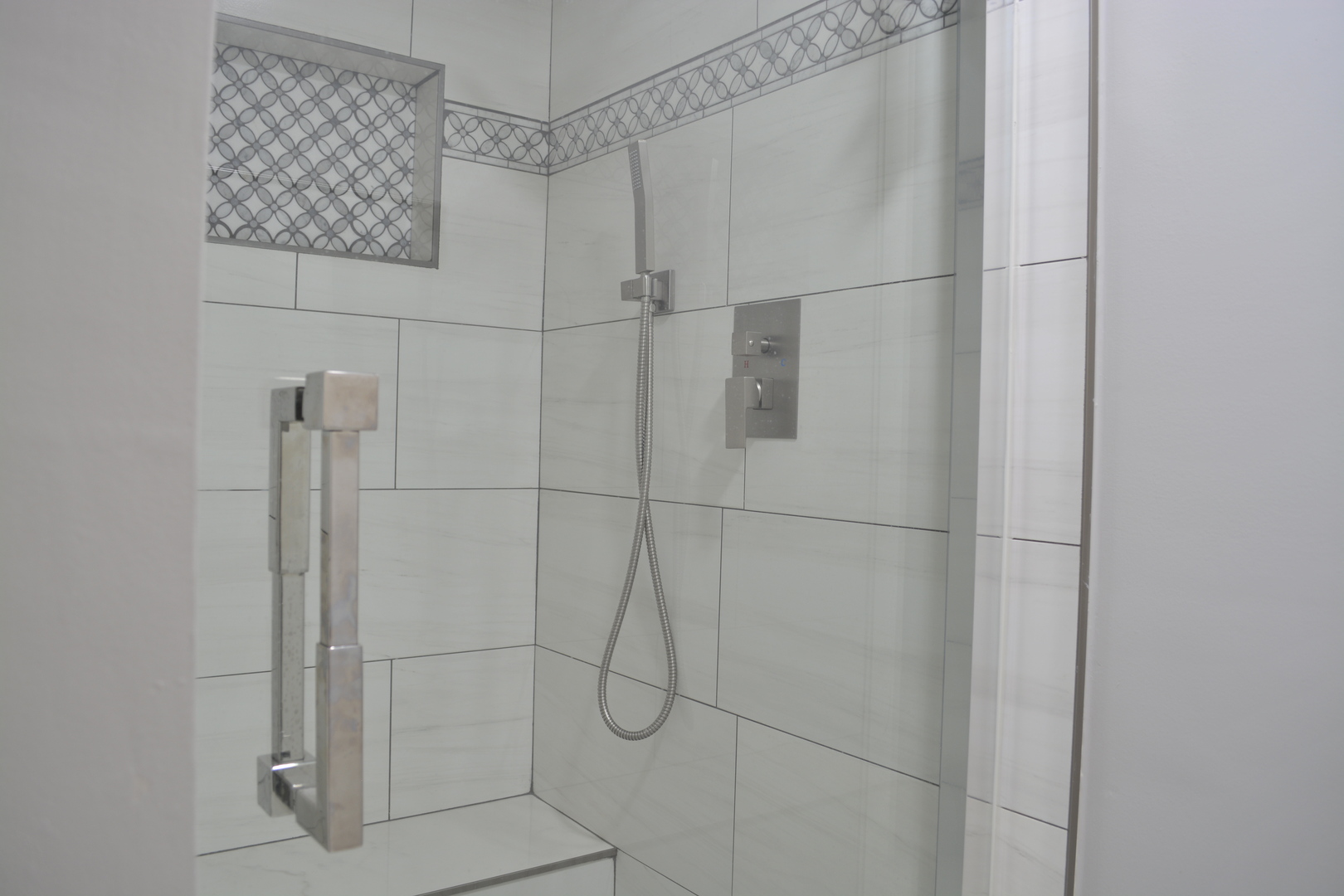 Elk Grove Village, Illinois 60007, United States, 4 Bedrooms Bedrooms, ,3 BathroomsBathrooms,Residential,Active,253279