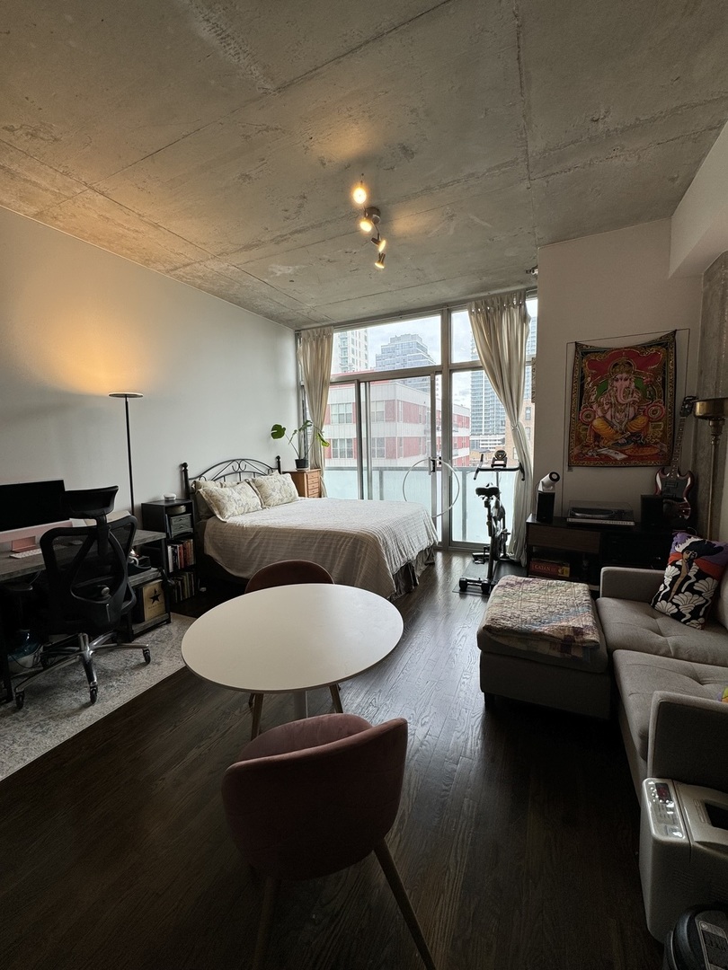 1620 S Michigan Avenue 613