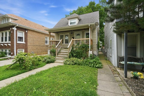Tiny photo for 1329 MAPLE Avenue, Berwyn, IL 60402 (MLS # 12747461)