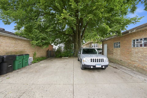 Tiny photo for 1329 MAPLE Avenue, Berwyn, IL 60402 (MLS # 12747461)