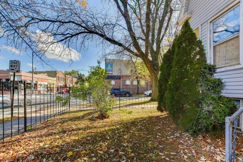 Tiny photo for 3835 W Montrose Avenue, Chicago, IL 60618 (MLS # 12528279)