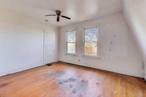 Tiny photo for 3835 W Montrose Avenue, Chicago, IL 60618 (MLS # 12528279)