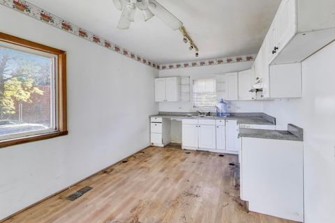 Tiny photo for 3835 W Montrose Avenue, Chicago, IL 60618 (MLS # 12528279)