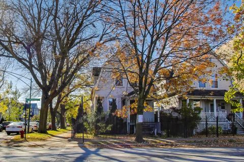 Tiny photo for 3835 W Montrose Avenue, Chicago, IL 60618 (MLS # 12528279)