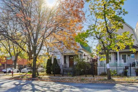 Tiny photo for 3835 W Montrose Avenue, Chicago, IL 60618 (MLS # 12528279)