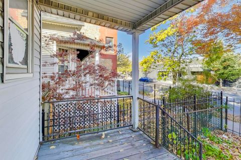Tiny photo for 3835 W Montrose Avenue, Chicago, IL 60618 (MLS # 12528279)