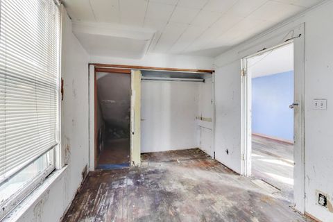 Tiny photo for 3835 W Montrose Avenue, Chicago, IL 60618 (MLS # 12528279)