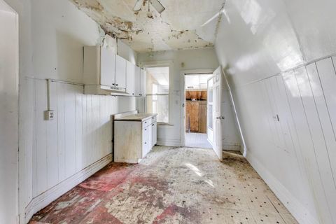 Tiny photo for 3835 W Montrose Avenue, Chicago, IL 60618 (MLS # 12528279)