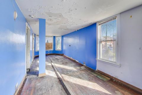 Tiny photo for 3835 W Montrose Avenue, Chicago, IL 60618 (MLS # 12528279)