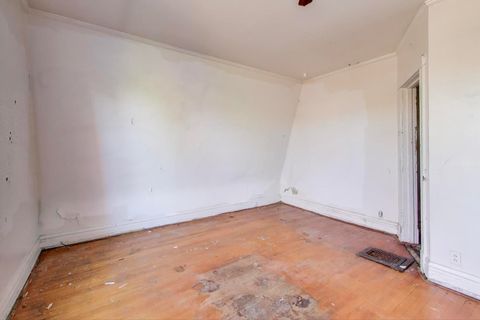 Tiny photo for 3835 W Montrose Avenue, Chicago, IL 60618 (MLS # 12528279)