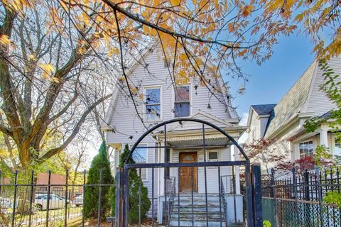 Photo of 3835 W Montrose Avenue, Chicago, IL 60618 (MLS # 12528279)