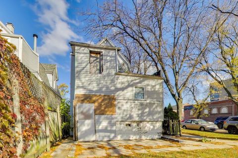 Tiny photo for 3835 W Montrose Avenue, Chicago, IL 60618 (MLS # 12528279)
