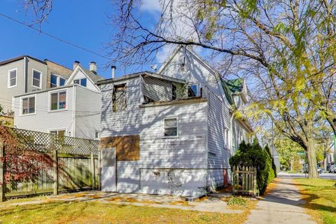 Tiny photo for 3835 W Montrose Avenue, Chicago, IL 60618 (MLS # 12528279)