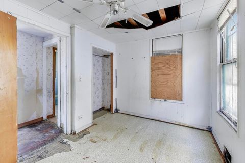 Tiny photo for 3835 W Montrose Avenue, Chicago, IL 60618 (MLS # 12528279)