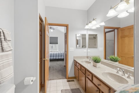 Tiny photo for 5560 Cambridge Way #1, Hanover Park, IL 60133 (MLS # 12718875)