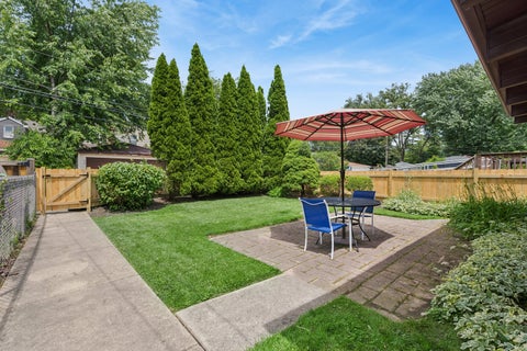 Tiny photo for 2009 Keeney Street, Evanston, IL 60202 (MLS # 12683349)