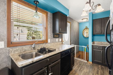 Tiny photo for 271 Fossil Bay Court, Wilmington, IL 60481 (MLS # 12440983)