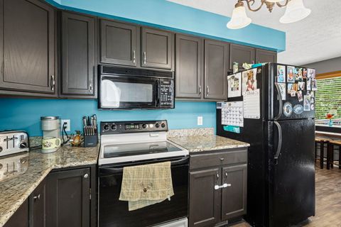 Tiny photo for 271 Fossil Bay Court, Wilmington, IL 60481 (MLS # 12440983)