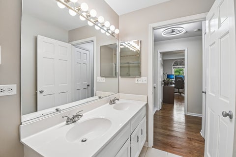 Tiny photo for 5N630 Leslie Court, St. Charles, IL 60175 (MLS # 12673285)