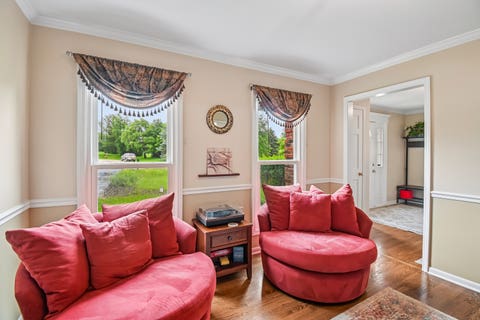 Tiny photo for 5N630 Leslie Court, St. Charles, IL 60175 (MLS # 12673285)