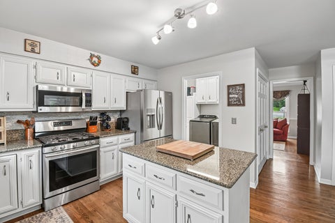 Tiny photo for 5N630 Leslie Court, St. Charles, IL 60175 (MLS # 12673285)