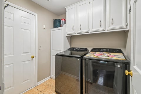 Tiny photo for 5N630 Leslie Court, St. Charles, IL 60175 (MLS # 12673285)